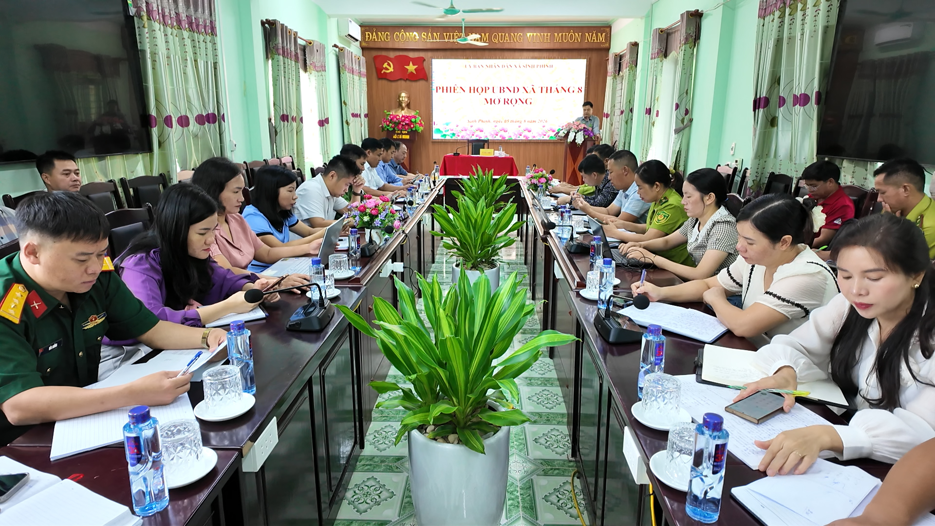 khungcanhphienhop.jpg